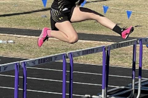 Seymore, Depoyster Lead Wellman-Union Track Team at District Meet